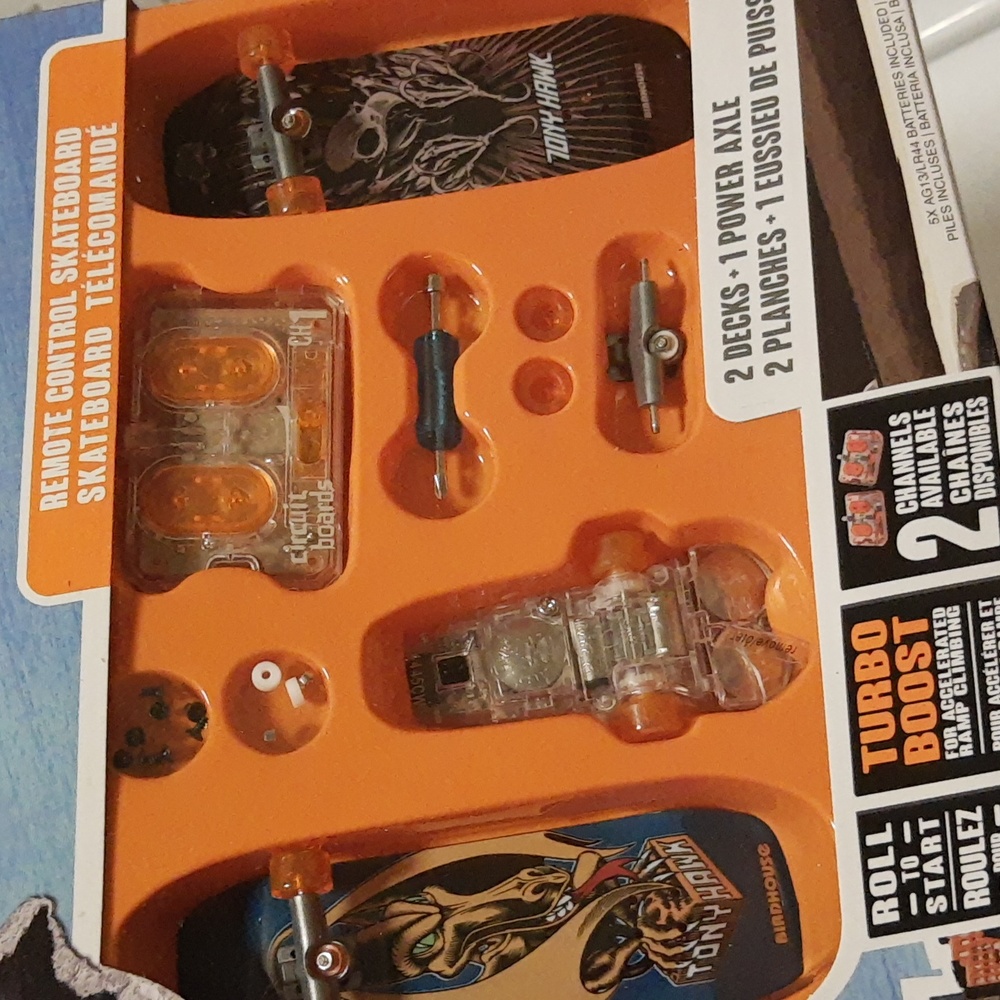 Authentic Tony Hawk HexBug Circuit Board Finger Boards Skatepark Build Set - Picture 2 of 14